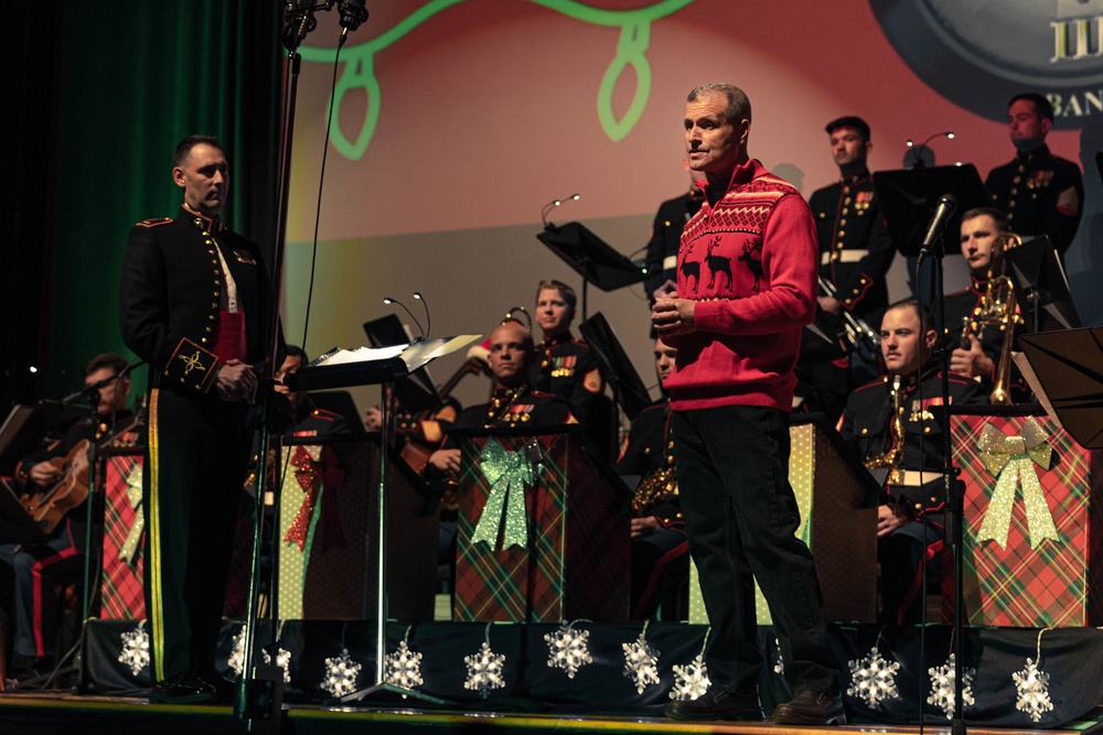 Happy Holidays! 3rd MAW band performs a holiday concert