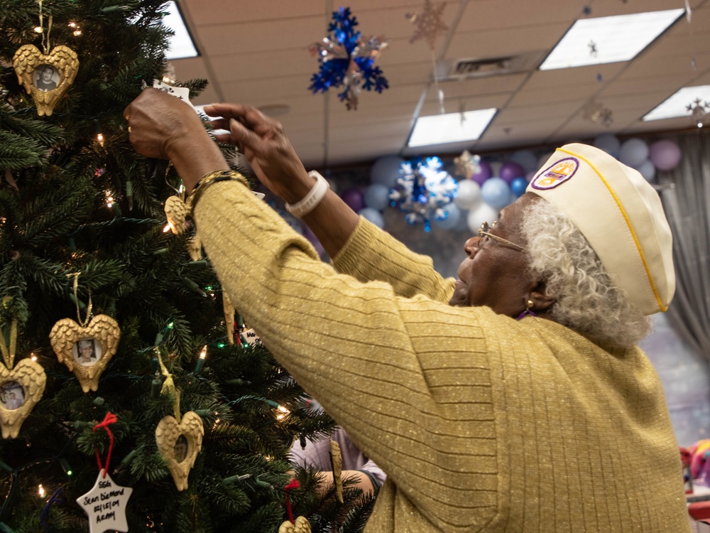 A Gold Star Christmas: Decorated Tree Honors Fallen Heroes at JBLM