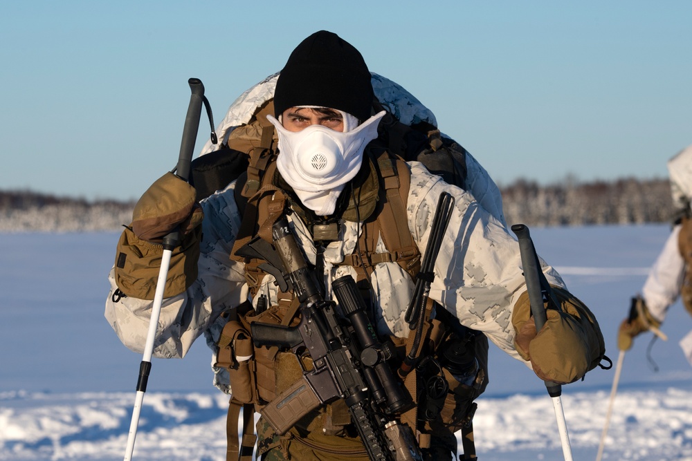 2d Reconnaissance Battalion Marines conduct cold weather training in Alaska