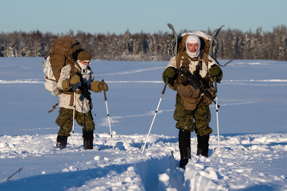 2d Reconnaissance Battalion Marines conduct cold weather training in Alaska