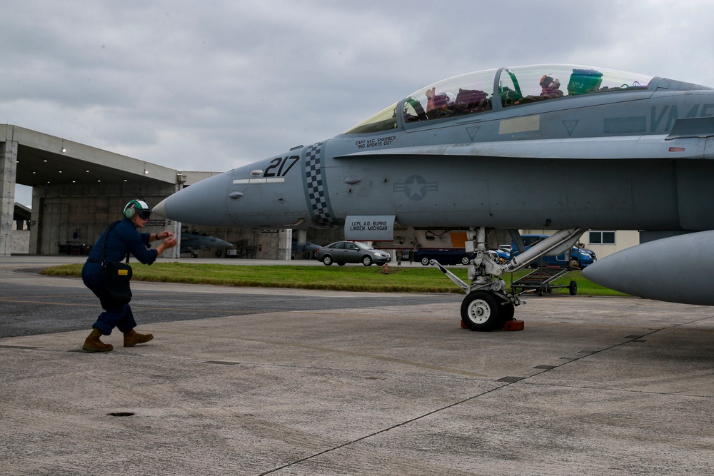 VMFA-312 Conducts Hot Refueling with 18th Logistics Readiness Squadron