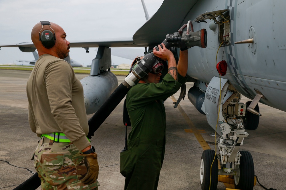 VMFA-312 Conducts Hot Refueling with 18th Logistics Readiness Squadron