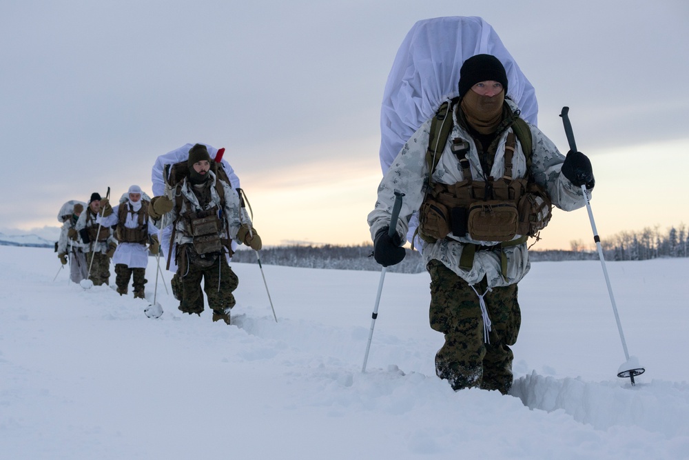 2d Reconnaissance Battalion Marines conduct cold weather training in Alaska