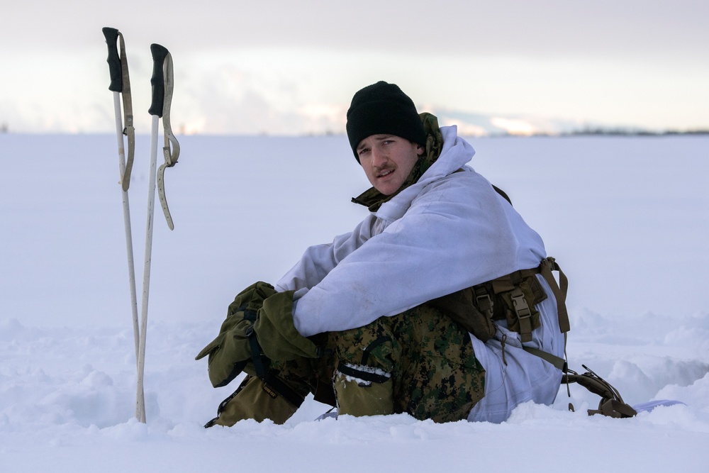 2d Reconnaissance Battalion Marines conduct cold weather training in Alaska