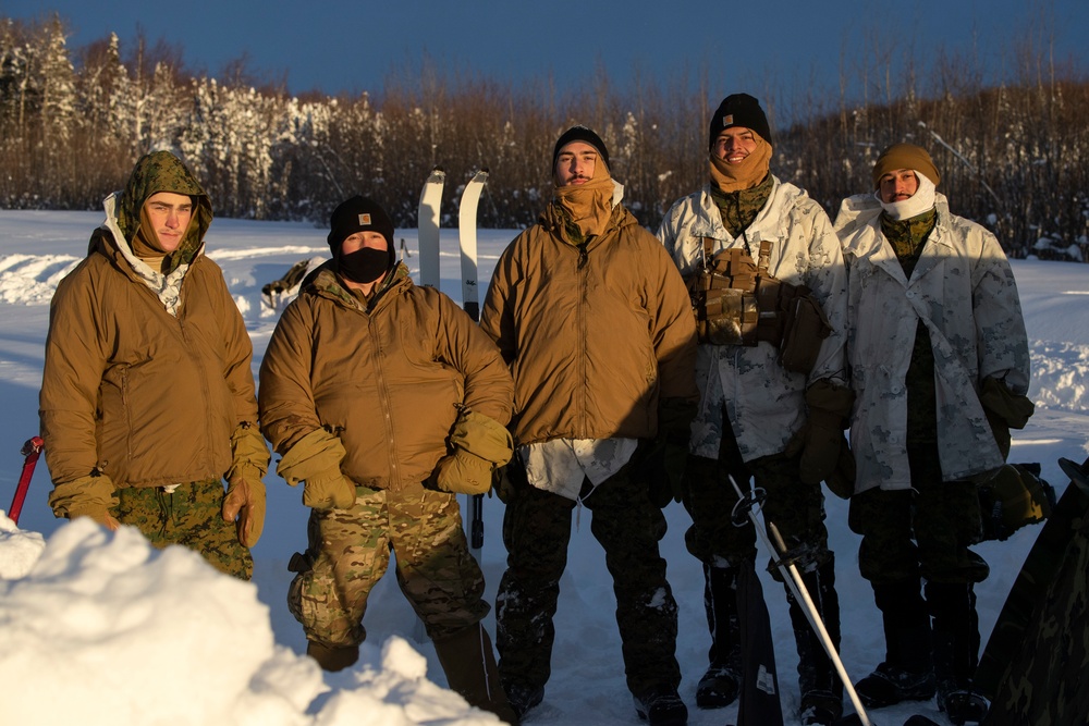 2d Reconnaissance Battalion Marines conduct cold weather training in Alaska