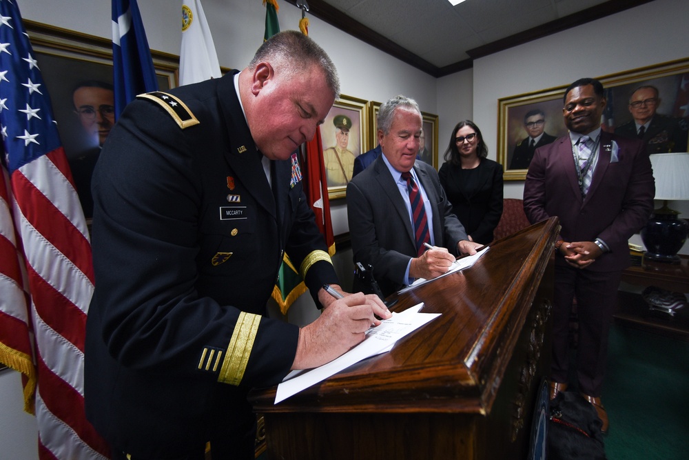 20221213 – The South Carolina Military Department and the South Carolina Department of Veteran’s Affairs sign collaborative memorandum