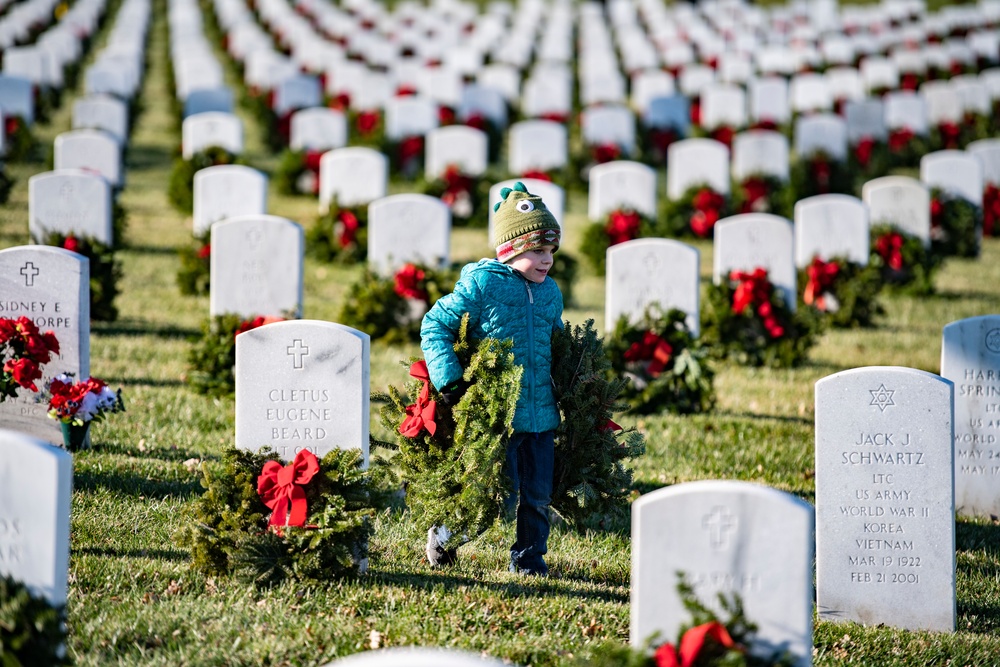 DVIDS - Images - 2022 Wreaths Across America Day at Arlington National ...