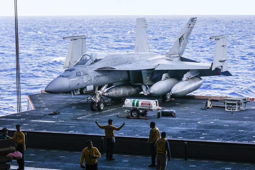 Flight Deck Elevator Lifts Super Hornet