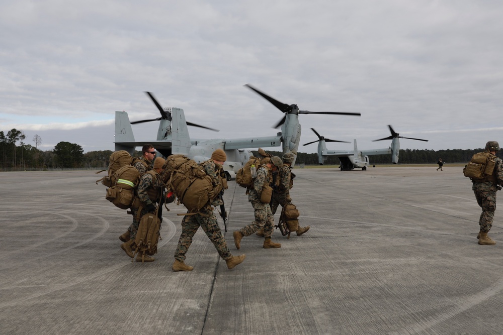 26th MEU Marines Simulate Forward Command Element Establishment