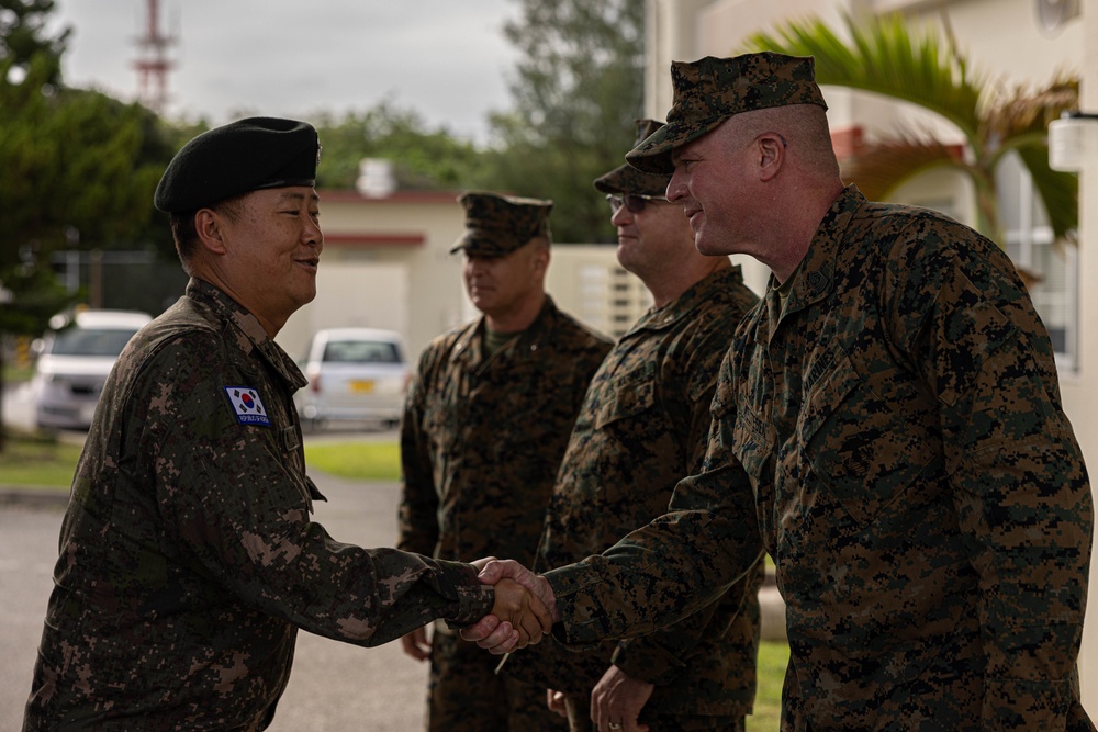 3rd Marine Logistics Group conducts key leader engagement with Republic of Korea General 