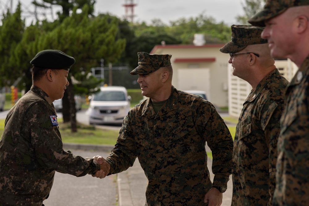 3rd Marine Logistics Group conducts key leader engagement with Republic of Korea General