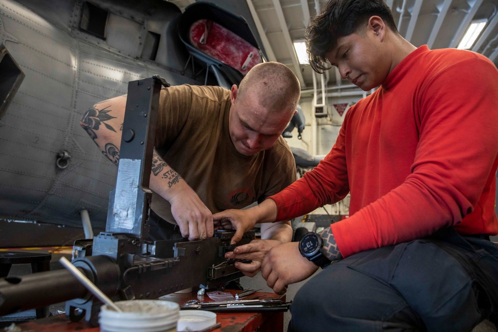 Makin Island MH-60S Sea Hawk Maintenance