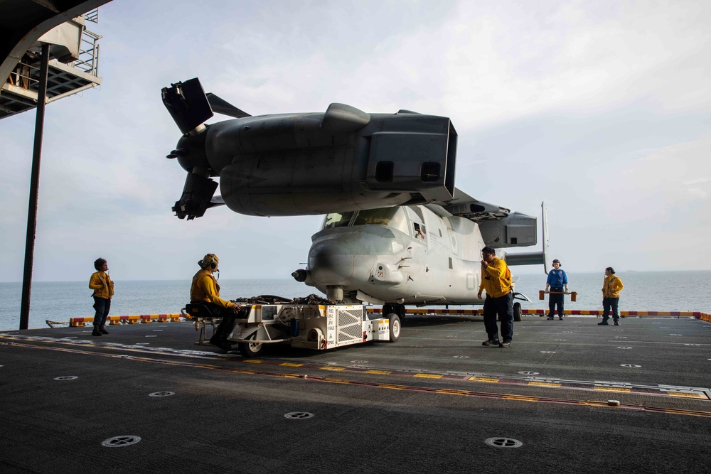 Makin Island MV-22 Osprey Moves