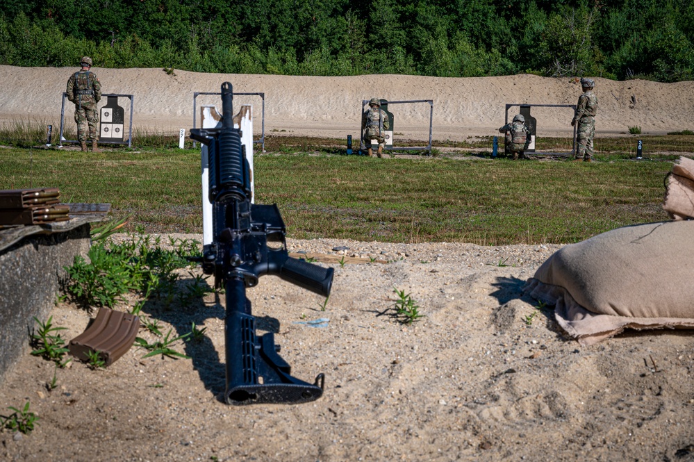 CTNG JFHQ Qualifies at the range