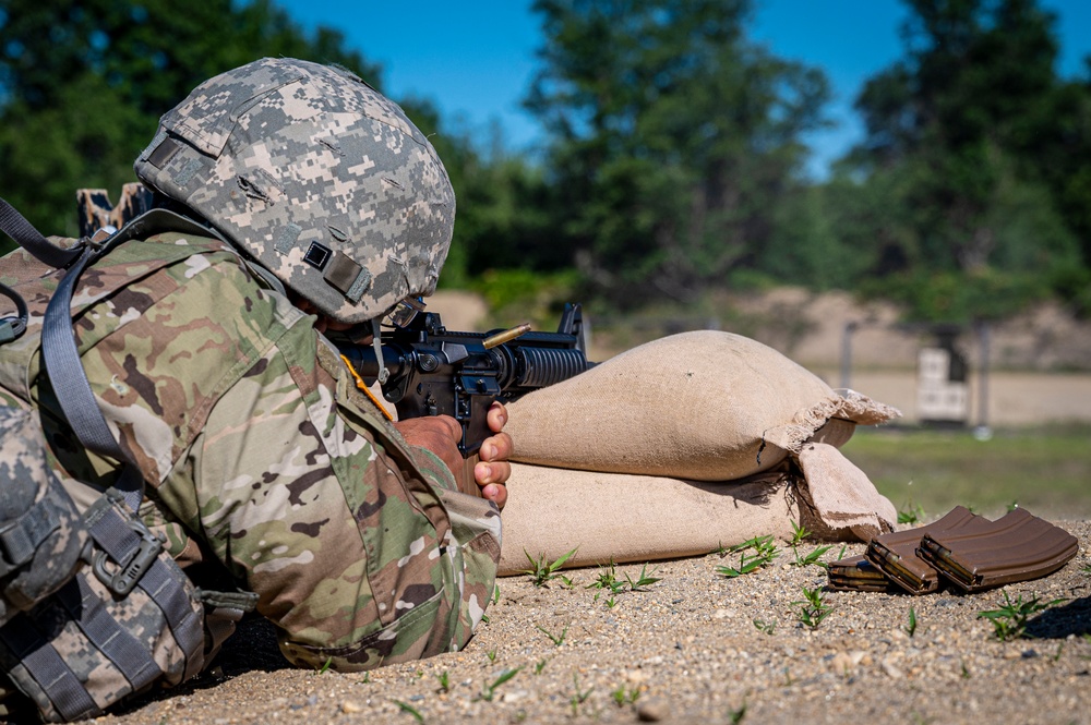 CTNG JFHQ Qualifies at the range