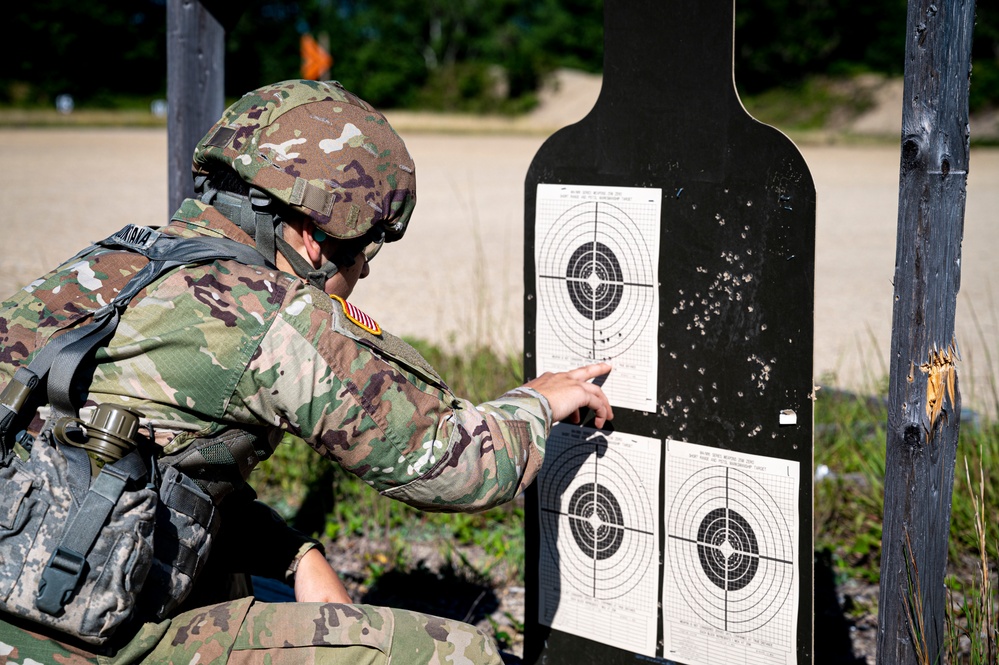 CTNG JFHQ Qualifies at the range