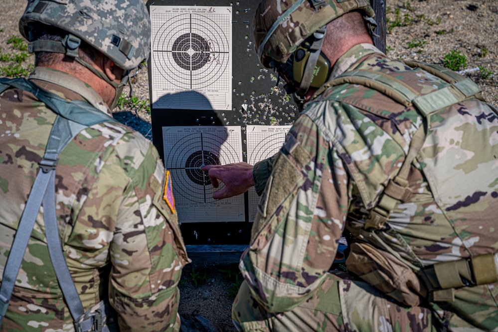 CTNG JFHQ Qualifies at the range