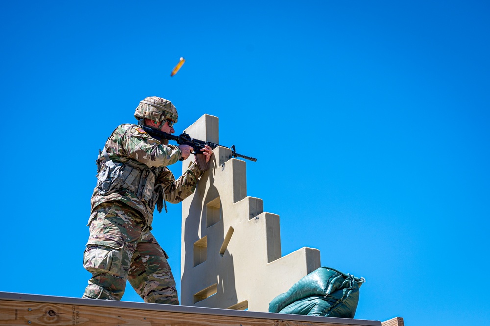 CTNG JFHQ Qualifies at the range