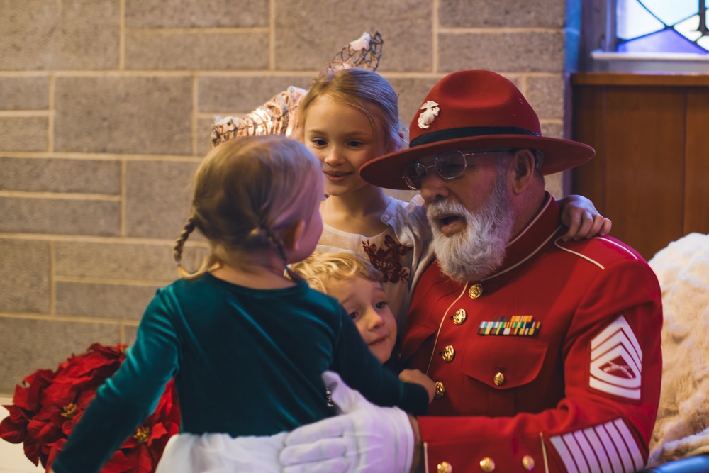 Gunny Claus Visits MCAS New River