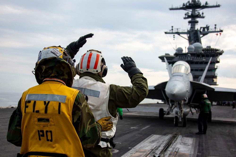 Abraham Lincoln conducts flight operations