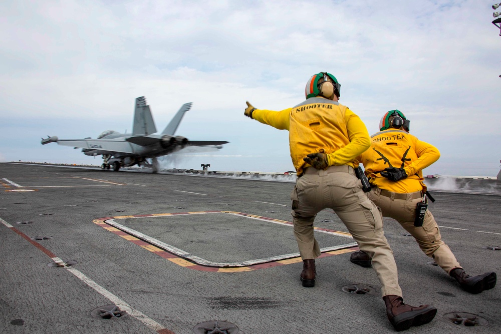 Abraham Lincoln conducts flight operations