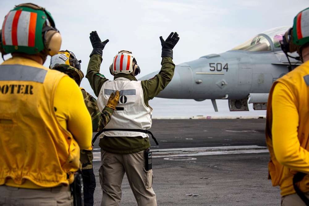 Abraham Lincoln conducts flight operations