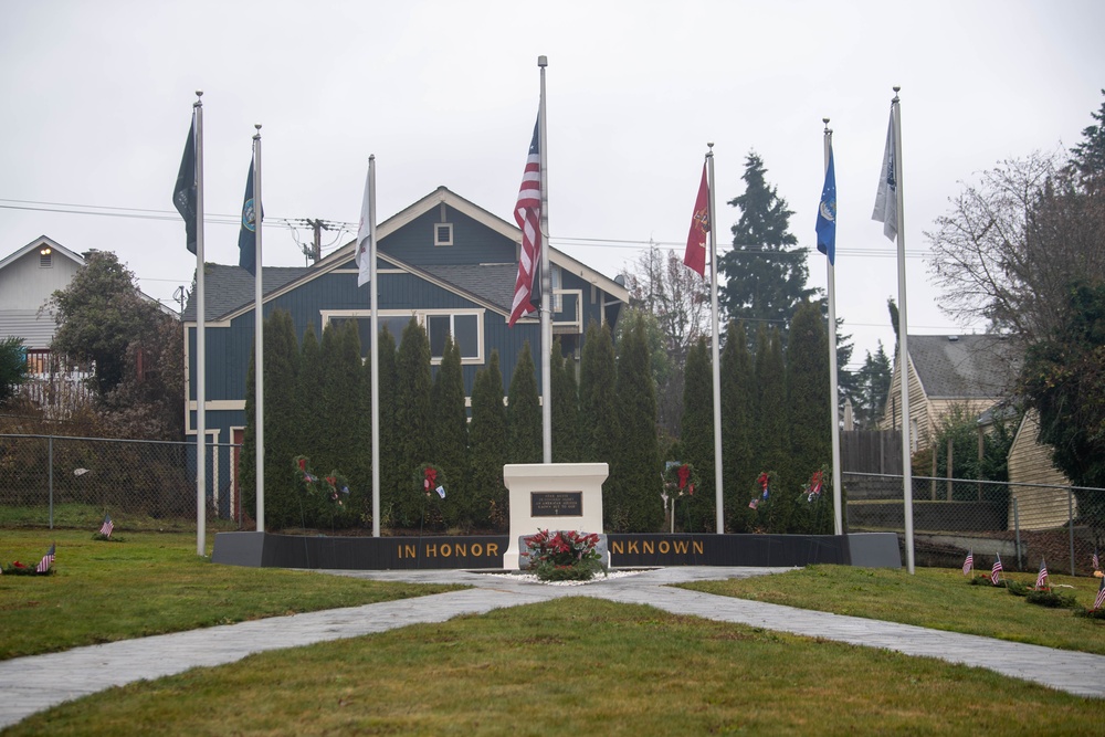 Northwest Community Members Honor Veterans During Wreaths Across America Ceremony