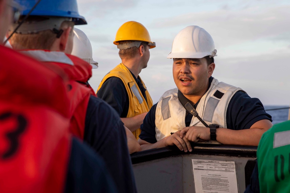 Decatur Underway Replenishment with USS Nimitz