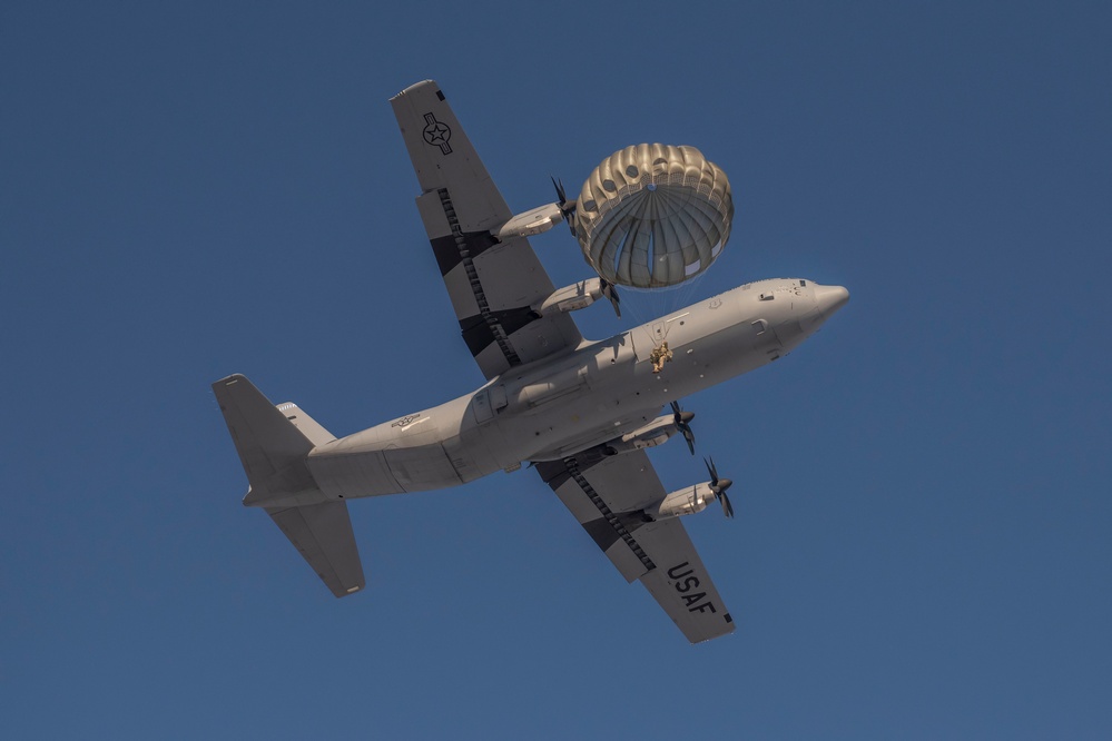 Paratroopers at the Alzey Drop Zone