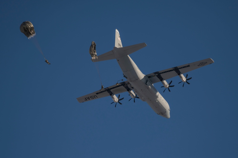 Paratroopers at the Alzey Drop Zone