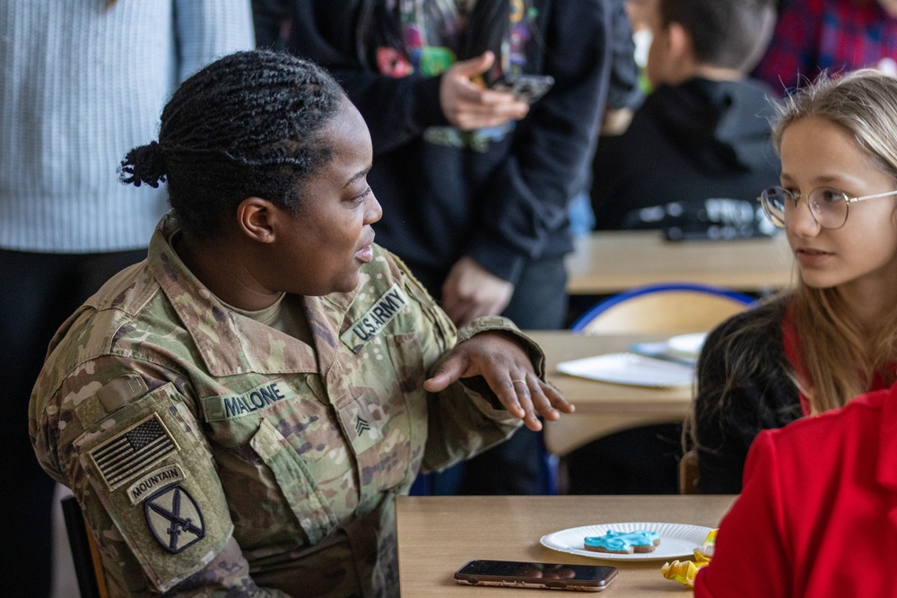 Soldiers Craft Holiday Decorations with Polish Youth