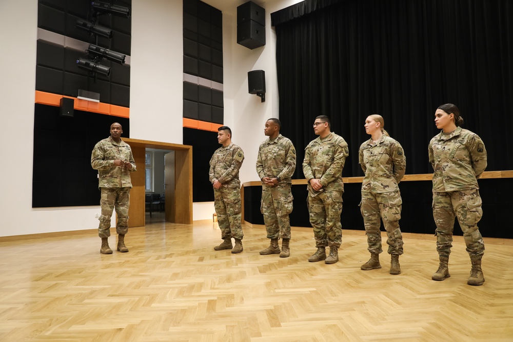 Lt. Col. Ramsey Presents Coins to Exemplary Soldiers