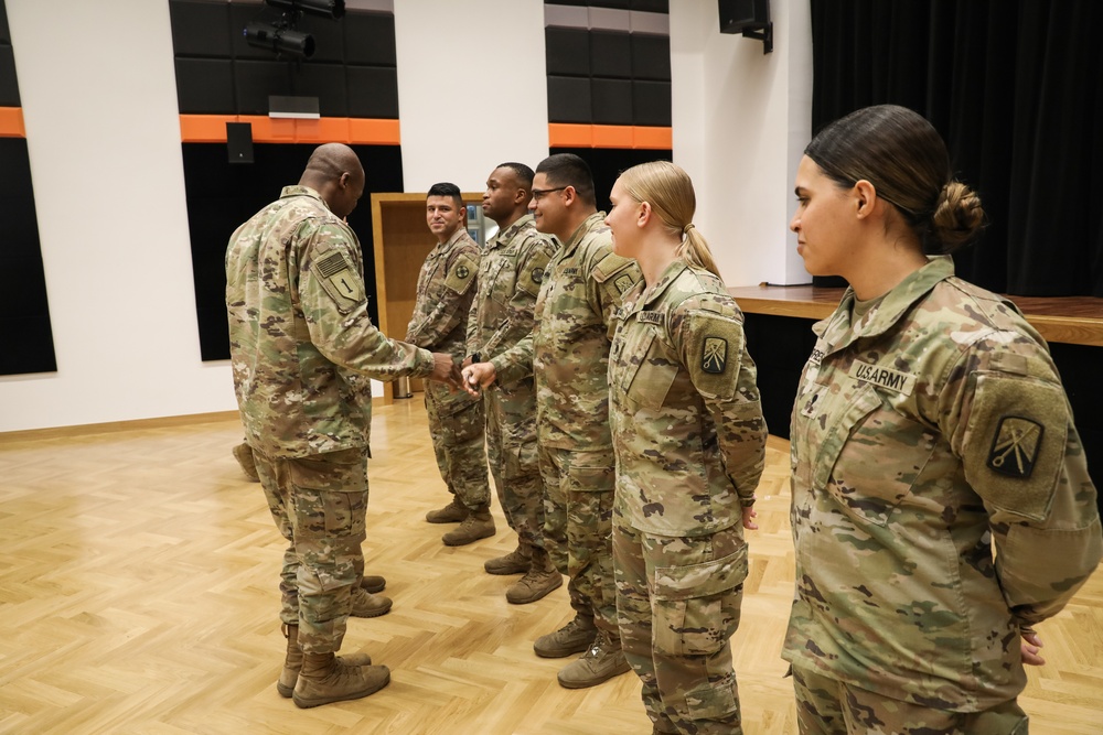 Lt. Col. Ramsey Presents Coins to Exemplary Soldiers