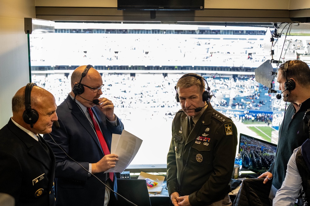 CNO Attends 123th Army Navy Game