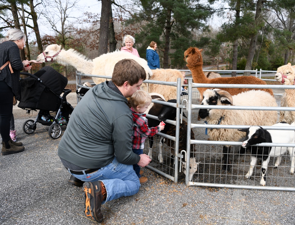 Arnold AFB celebrates the season with Family Holiday Bazaar