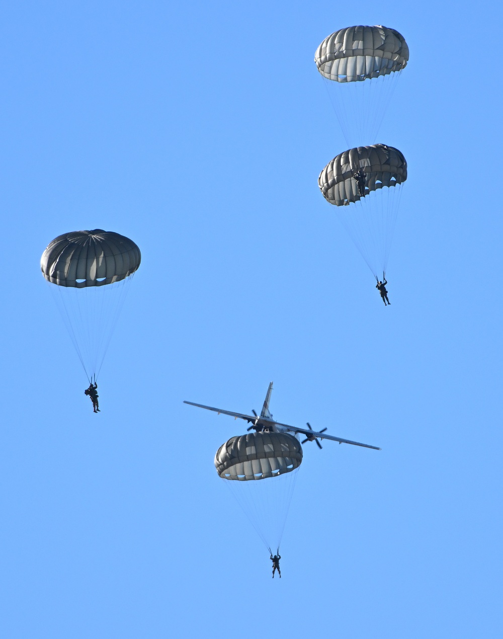 USAJFKSWCS Conducts Airborne Operations