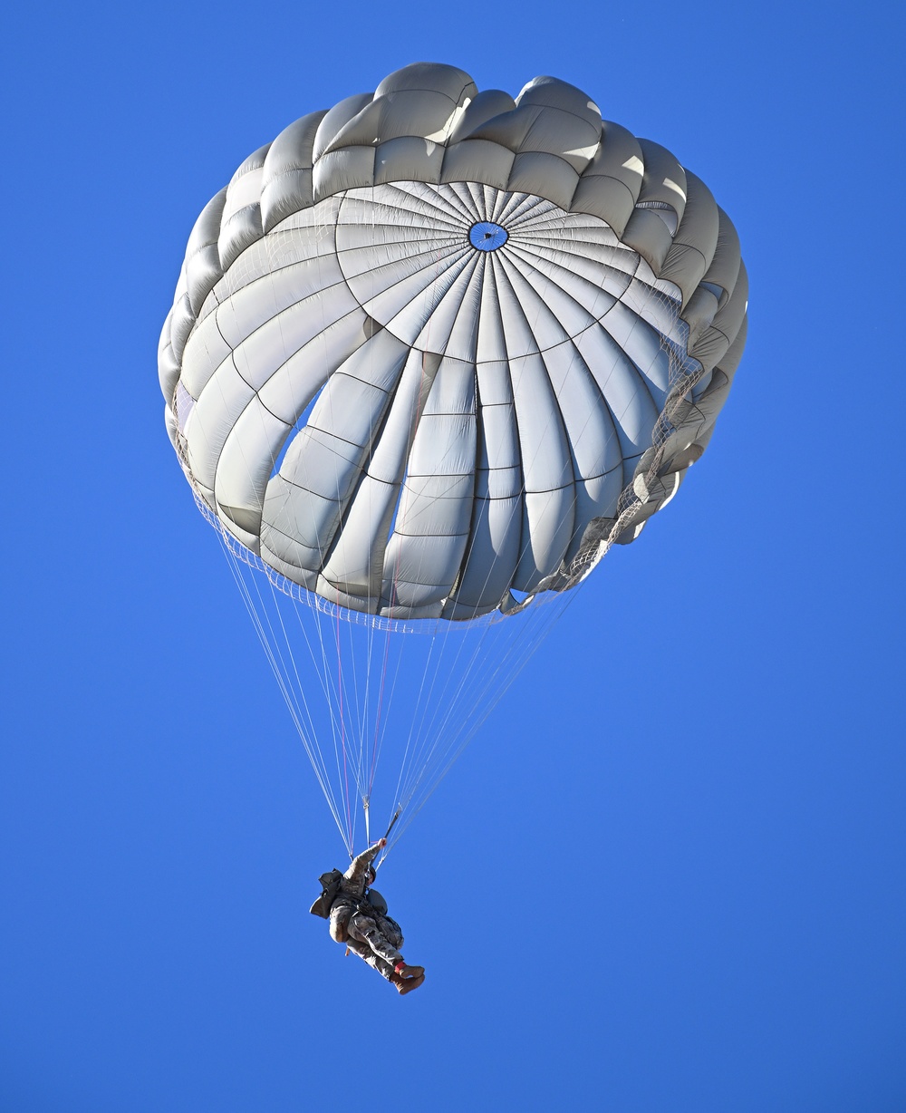 USAJFKSWCS Conducts Airborne Operations