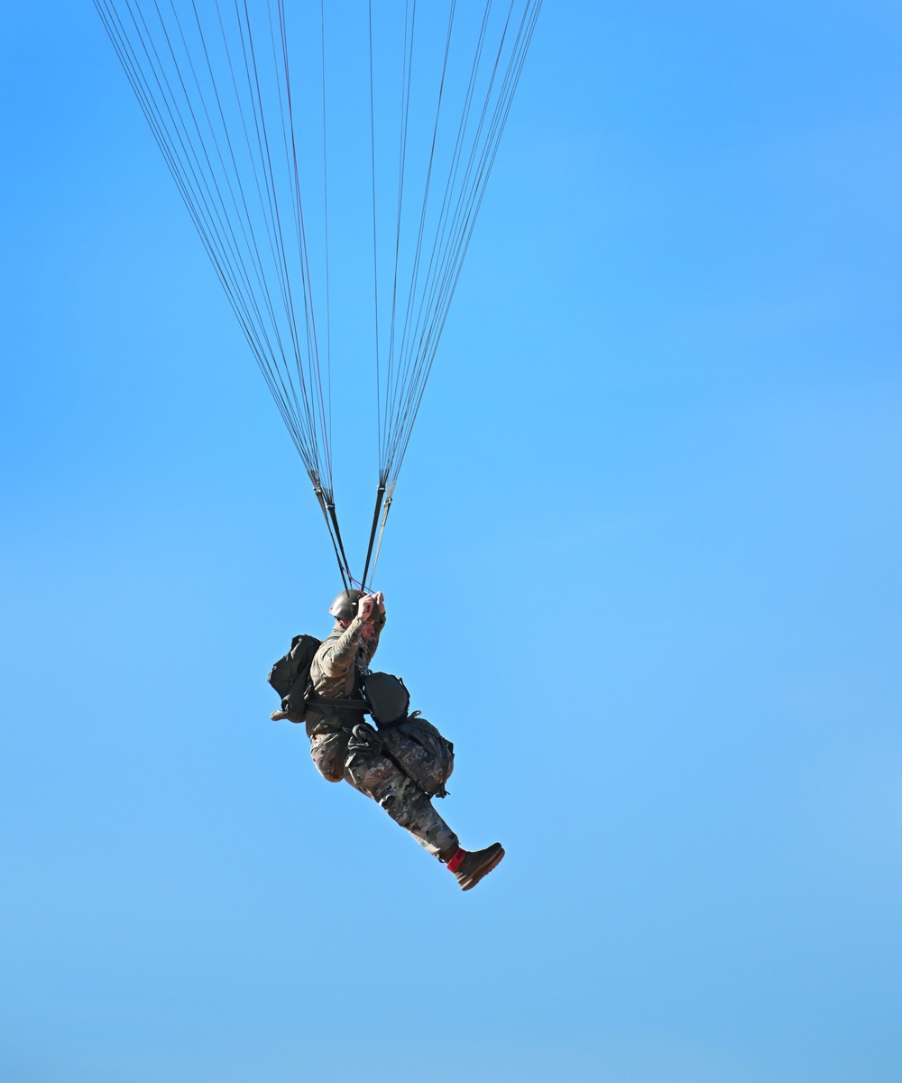 USAJFKSWCS Conducts Airborne Operations