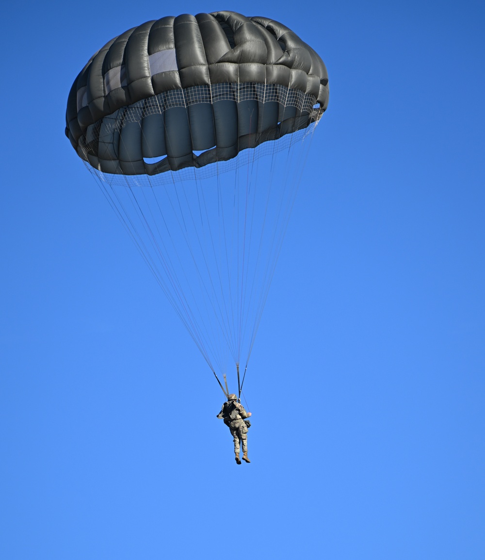 USAJFKSWCS Conducts Airborne Operations