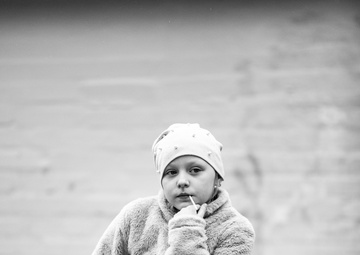 Paratroopers spend day with Ukrainian refugees in Poland