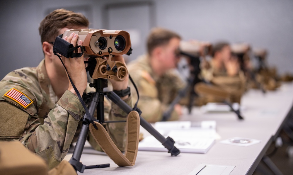 Soldiers Use LTLM II During Training Session on Fort Campbell