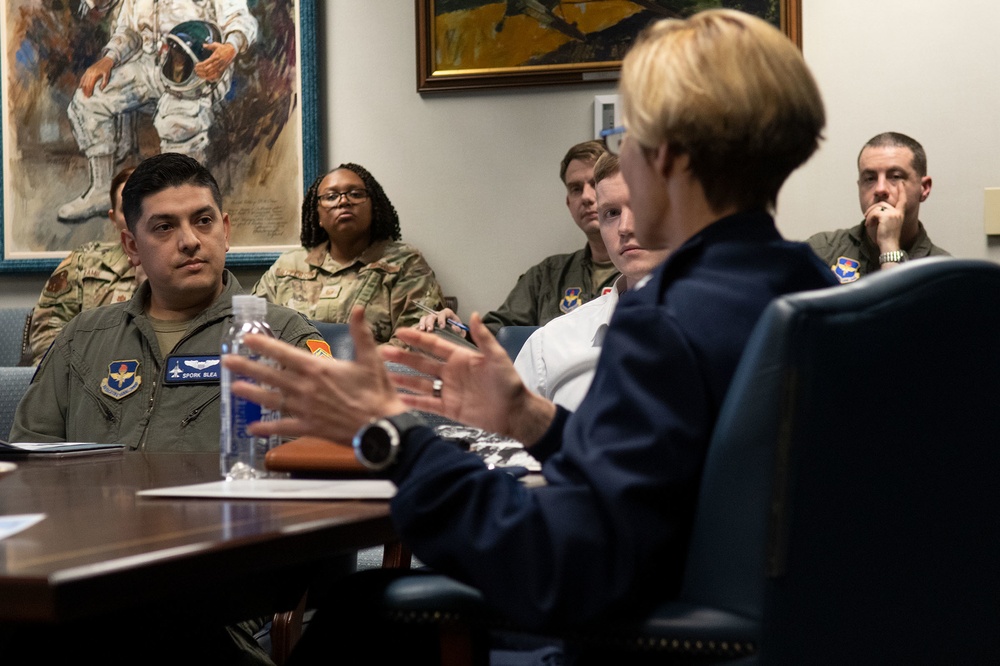 Air Force Research Laboratory Commander Visits Air University