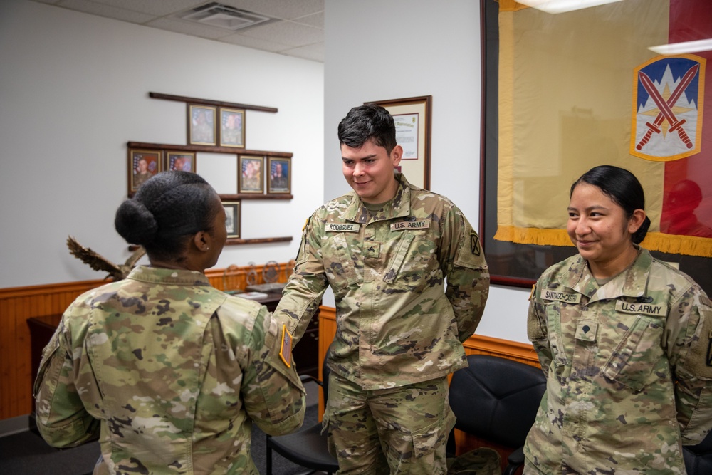 10th MDSB Air Assault Graduates receive Brigade Coins