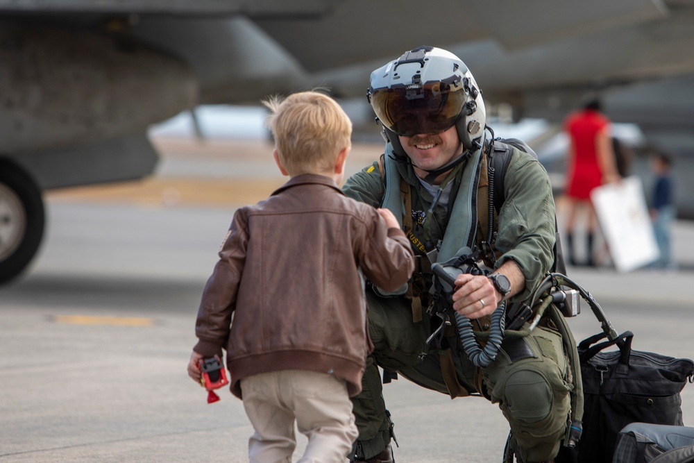 CVW-5 Returns to MCAS Iwakuni