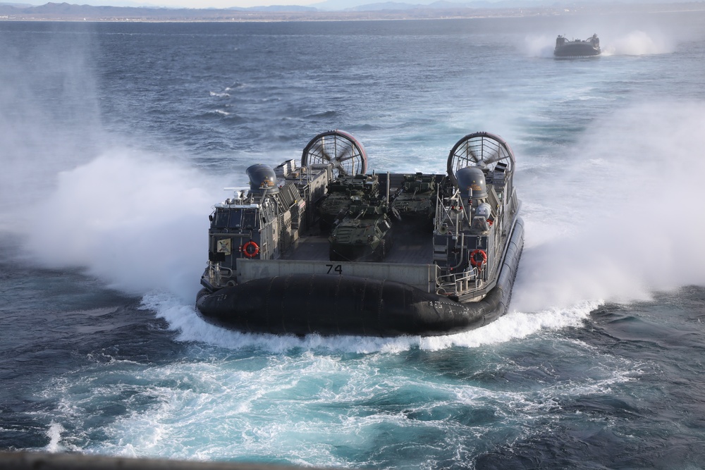Loading LCACs into USS Makin Island