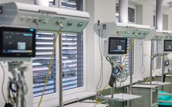 1st Inf. Div. Surgeon Tours New ER Wing Bolesławiec, Poland