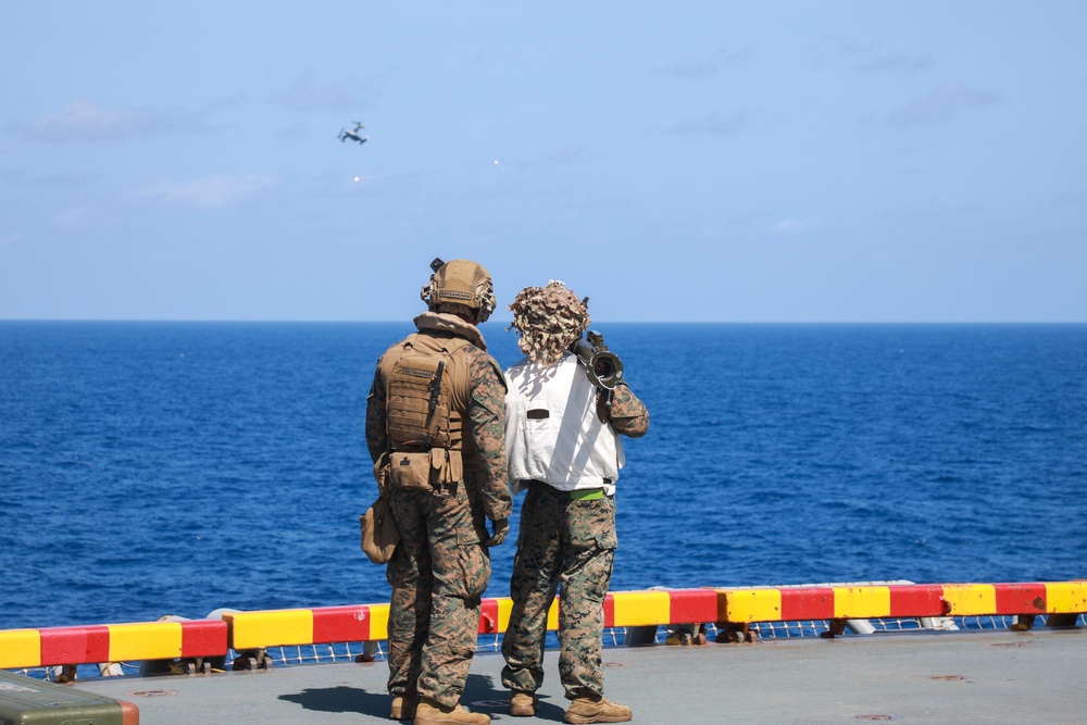 13th MEU Marines conduct stinger launch simulator training