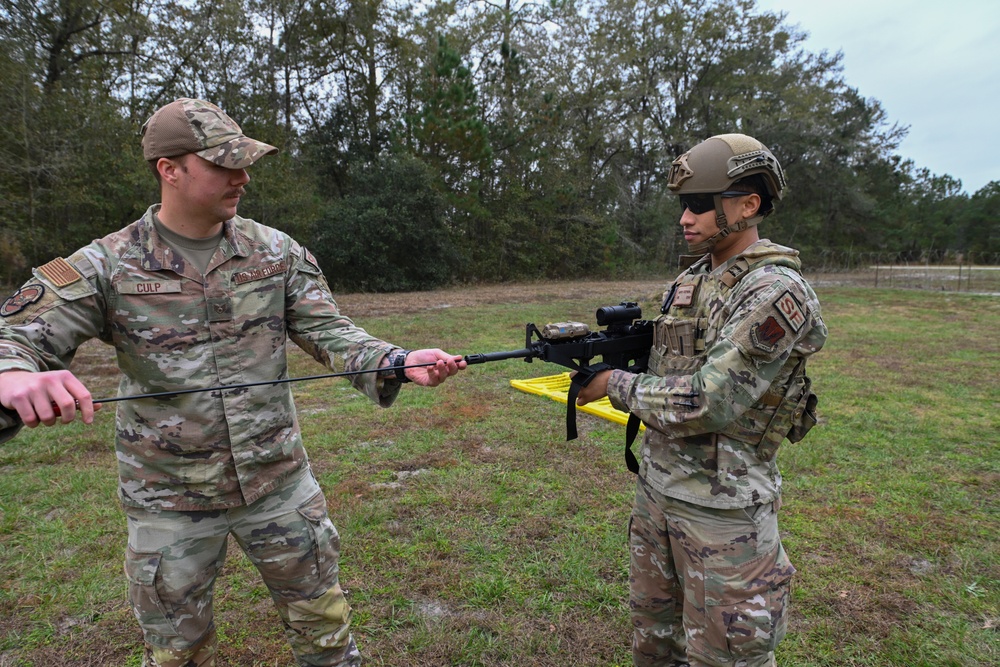 SFS train to shoot, move, communicate