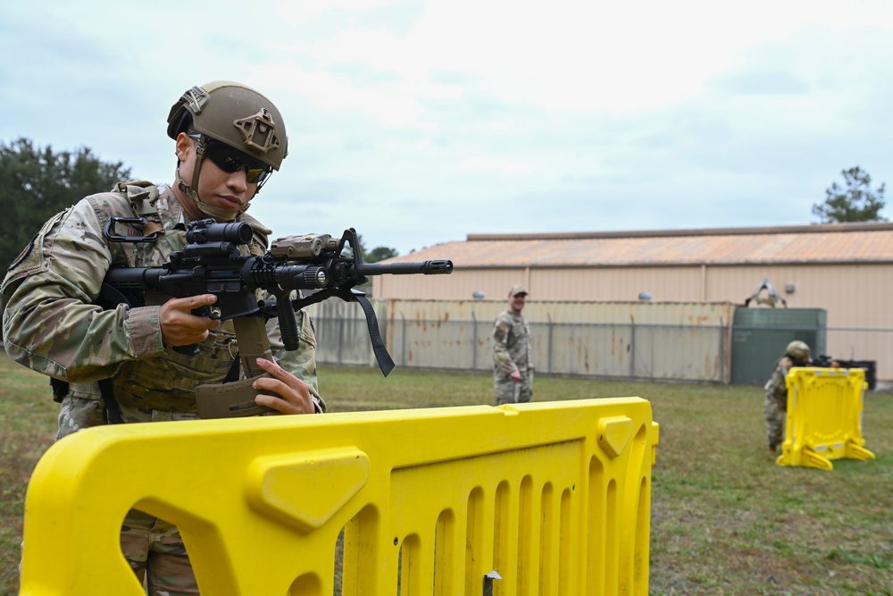 SFS train to shoot, move, communicate
