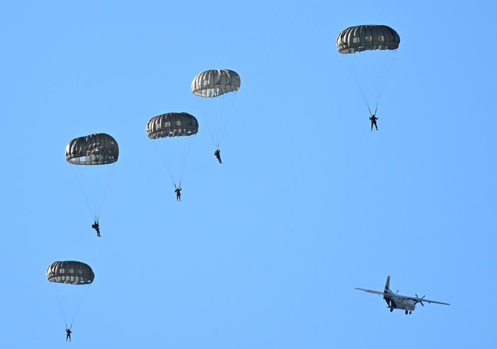 USAJFKSWCS Conduct Airborne Operations